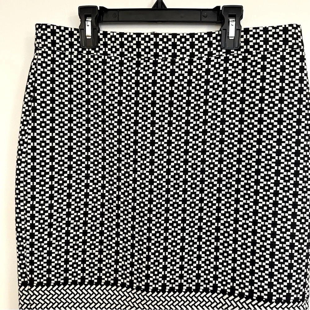 J. Crew Black and White Geometric Pattern Midi Skirt Size 4